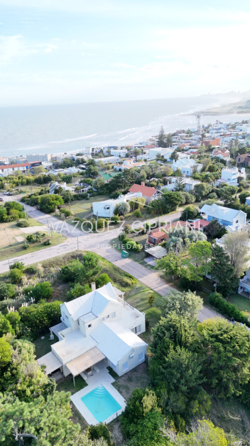 Casa ID.99 - Casa en Venta en La Barra próxima a Shopping Oh 5 dormitorios