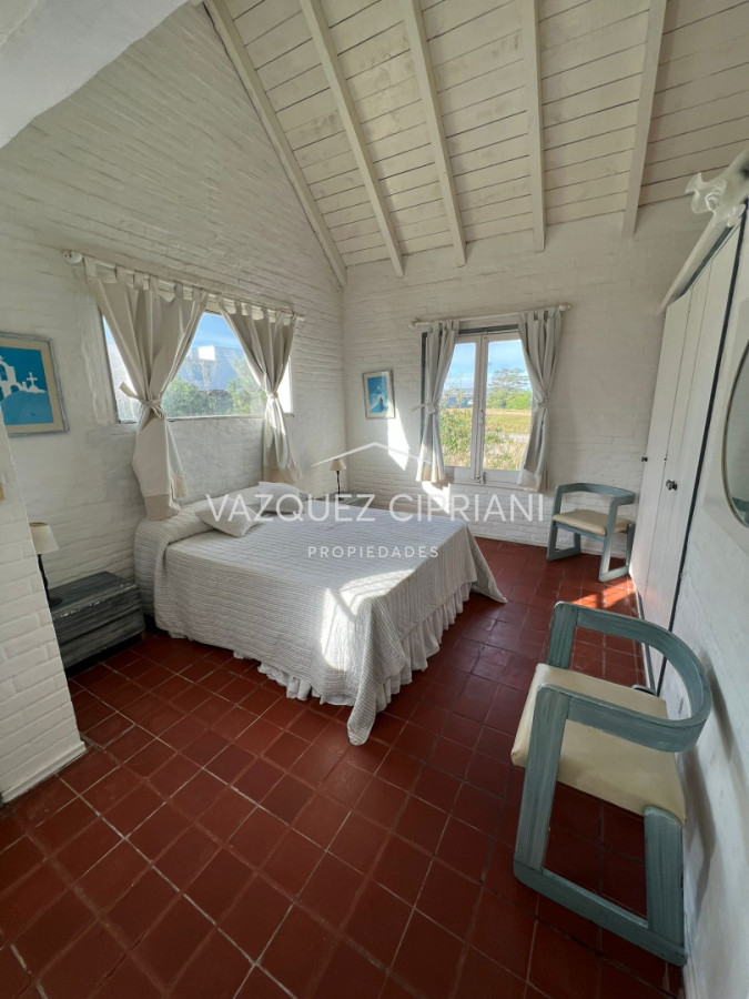 Casa ID.99 - Casa en Venta en La Barra próxima a Shopping Oh 5 dormitorios