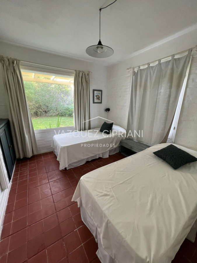 Casa ID.99 - Casa en Venta en La Barra próxima a Shopping Oh 5 dormitorios