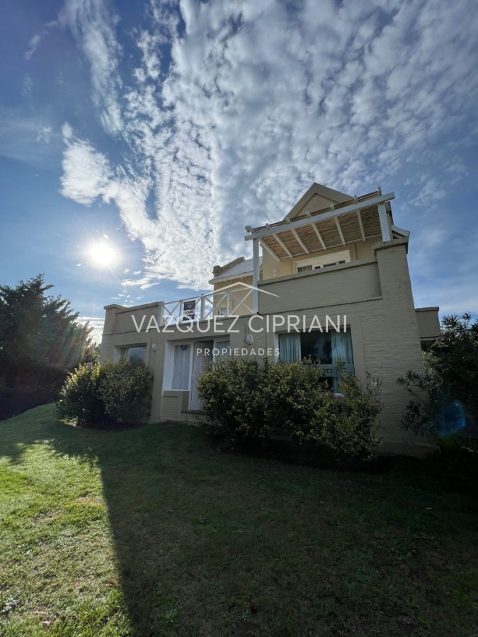 Casa ID.99 - Casa en Venta en La Barra próxima a Shopping Oh 5 dormitorios