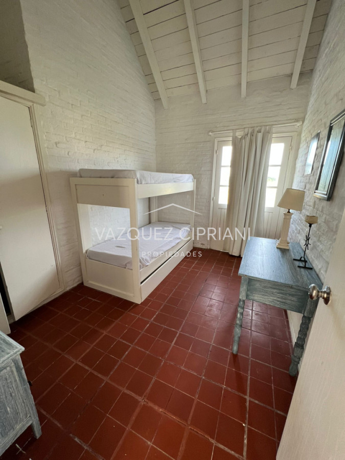 Casa ID.99 - Casa en Venta en La Barra próxima a Shopping Oh 5 dormitorios