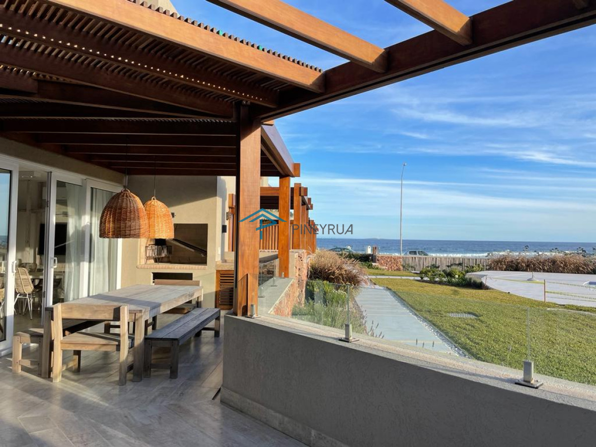 Apartamento ID.253 - PALCOS DE LA POSTA 04 APARTAMENTO EN VENTA FRENTE AL MAR EN LA BARRA