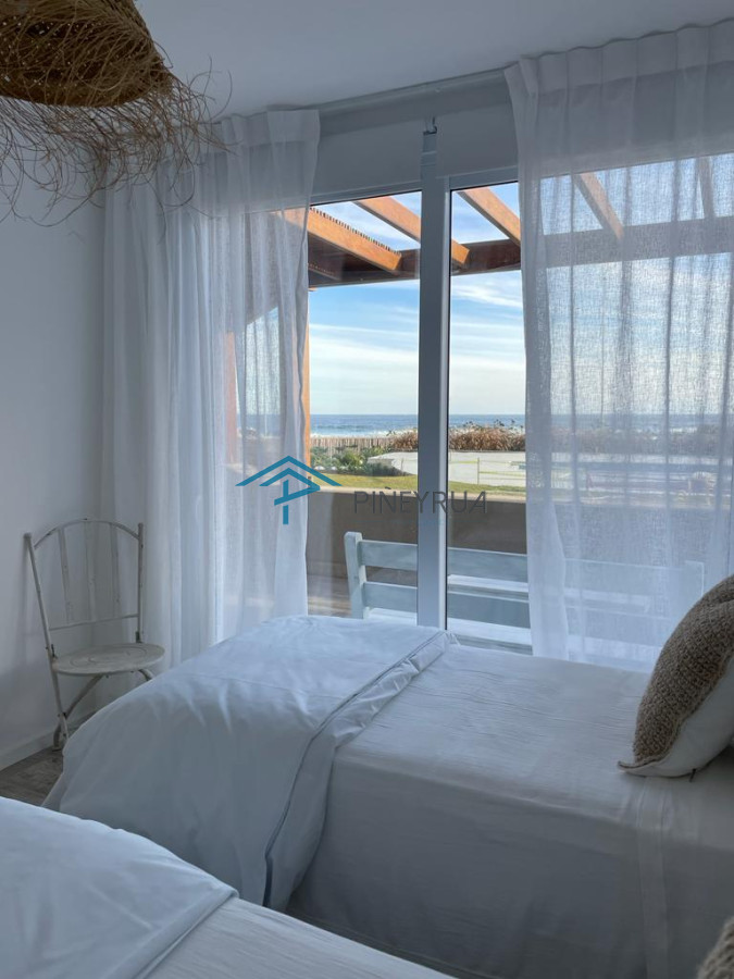 Apartamento ID.253 - PALCOS DE LA POSTA 04 APARTAMENTO EN VENTA FRENTE AL MAR EN LA BARRA