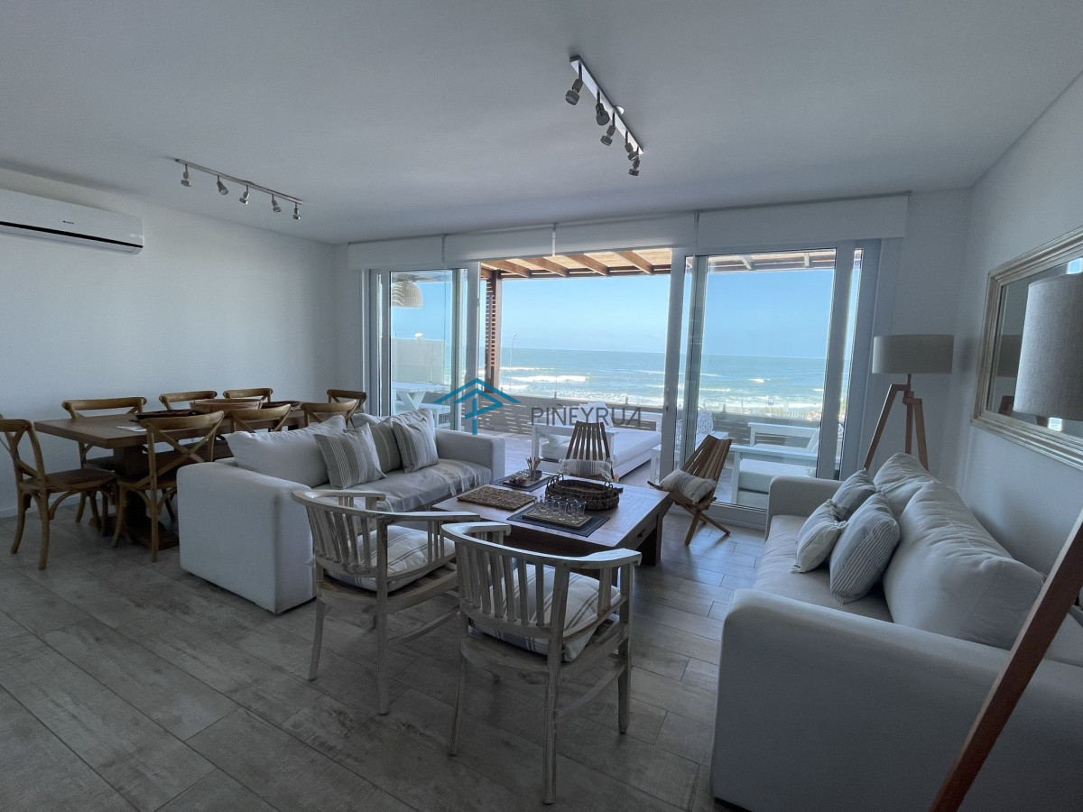 Apartamento ID.33 - PALCOS DE LA POSTA 205 - ESPECTACULAR APARTAMENTO EN VENTA FRENTE AL MAR