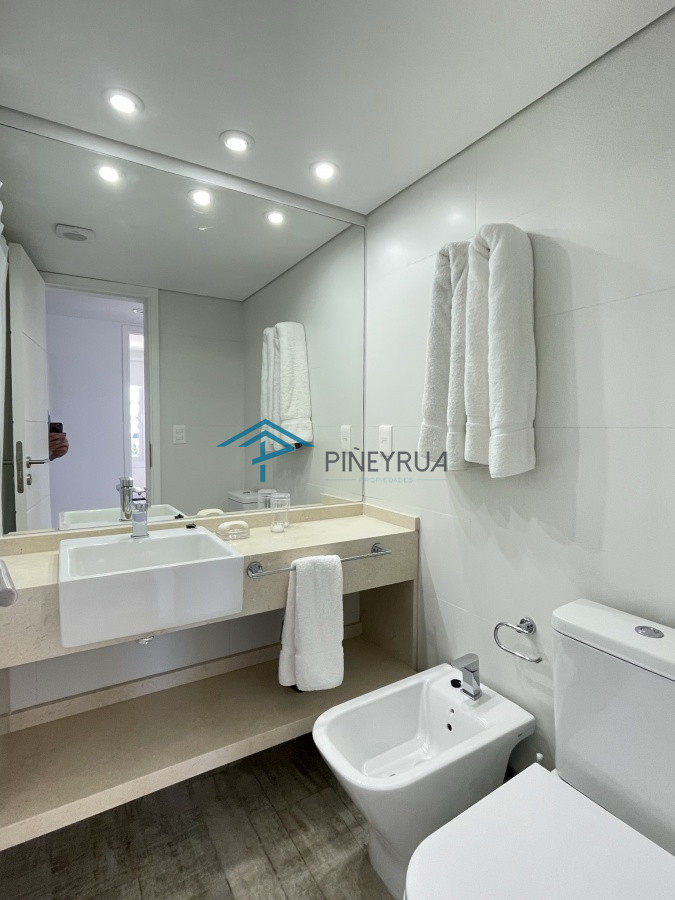 Apartamento ID.33 - PALCOS DE LA POSTA 205 - ESPECTACULAR APARTAMENTO EN VENTA FRENTE AL MAR