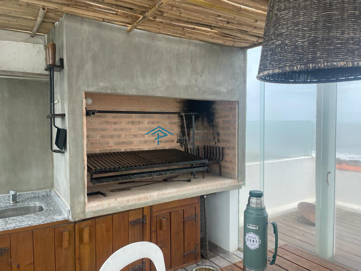 Apartamento ID.62 - EN VENTA APARTAMENTO DE DOS DORMITORIOS FRENTE A PLAYA MONTOYA