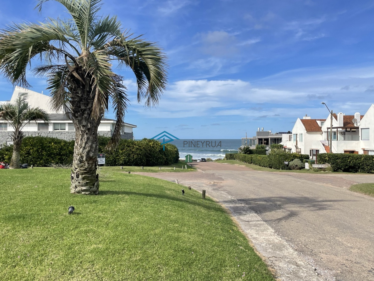 Apartamento ID.32 - APARTAMENTO EN VENTA EN ESTURION UNO PB 3 DORMITORIOS EN SUITE