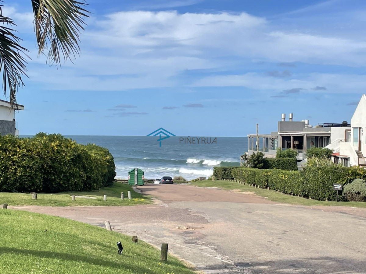 Apartamento ID.32 - APARTAMENTO EN VENTA EN ESTURION UNO PB 3 DORMITORIOS EN SUITE
