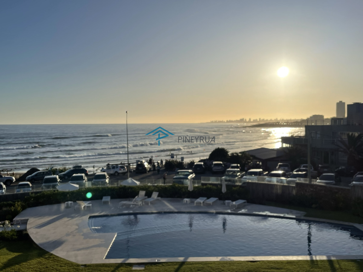 Apartamento ID.33 - PALCOS DE LA POSTA 205 - ESPECTACULAR APARTAMENTO EN VENTA FRENTE AL MAR