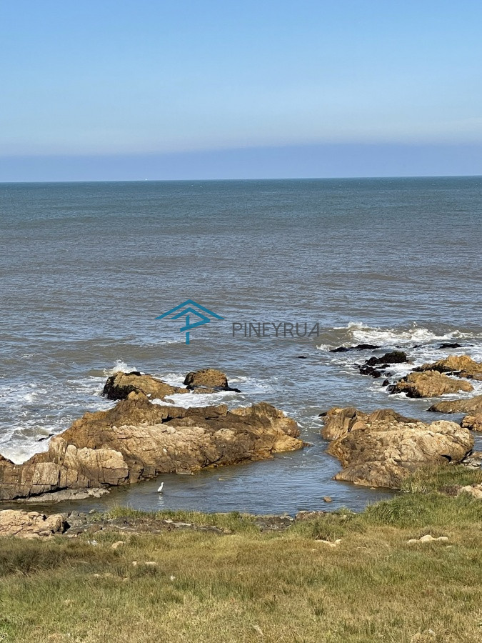Apartamento ID.62 - EN VENTA APARTAMENTO DE DOS DORMITORIOS FRENTE A PLAYA MONTOYA