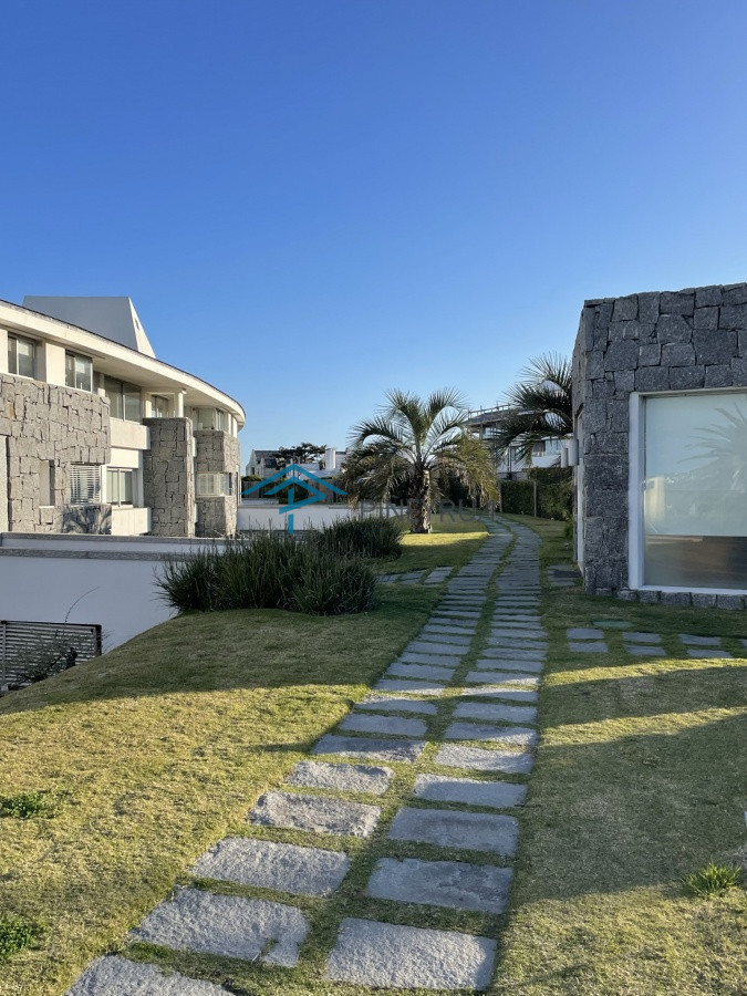 Apartamento ID.67 - EXCELENTE APARTAMENTO EN VENTA FRENTE A PLAYA MONTOYA 3 DORMITORIOS