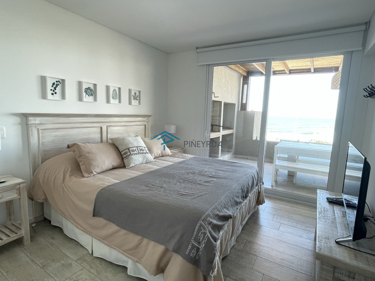 Apartamento ID.33 - PALCOS DE LA POSTA 205 - ESPECTACULAR APARTAMENTO EN VENTA FRENTE AL MAR