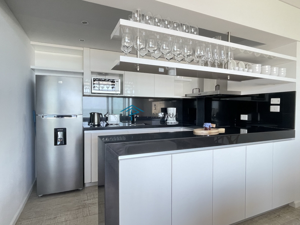 Apartamento ID.33 - PALCOS DE LA POSTA 205 - ESPECTACULAR APARTAMENTO EN VENTA FRENTE AL MAR