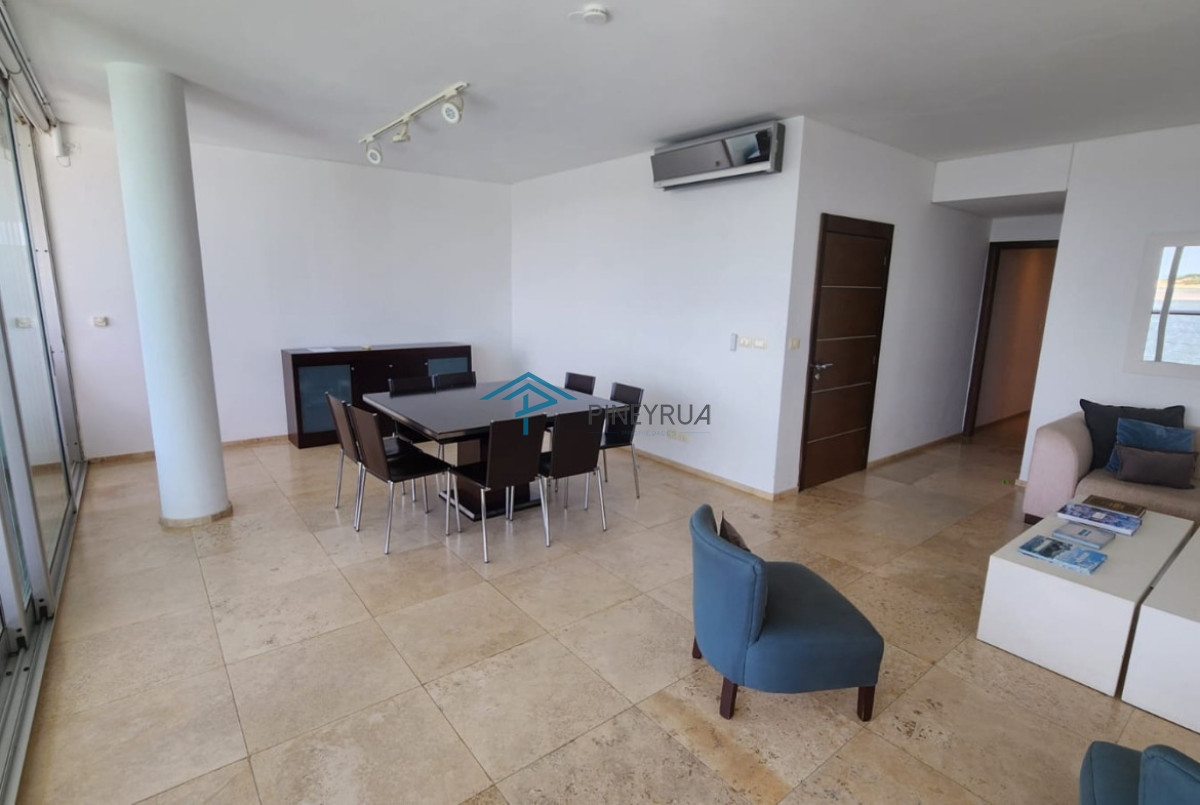 La Barra, Apartamento de 3 dormitorios en Venta, con vista a la desembocadura.