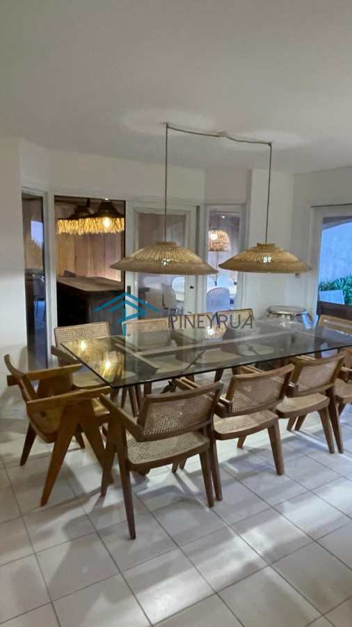 Apartamento ID.195 - APARTAMENTO EN VENTA EN MANANTIALES, PRIMERA LINEA 3 DORMITORIOS