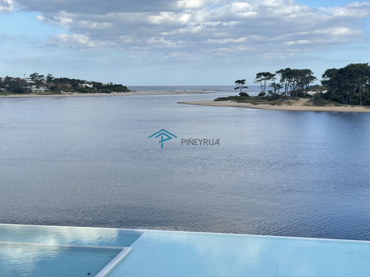 Apartamento ID.76 - APARTAMENTO EN VENTA EN EDIFICIO DELAMAR EXCELENTES VISTAS 4 DORMITORIOS