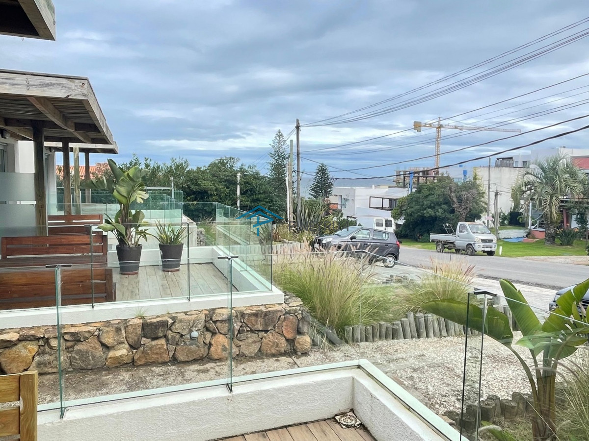 Apartamento ID.159 - APARTAMENTO EN VENTA, MUY BUENA UBICACION EN LA BARRA 3 DORMITORIOS