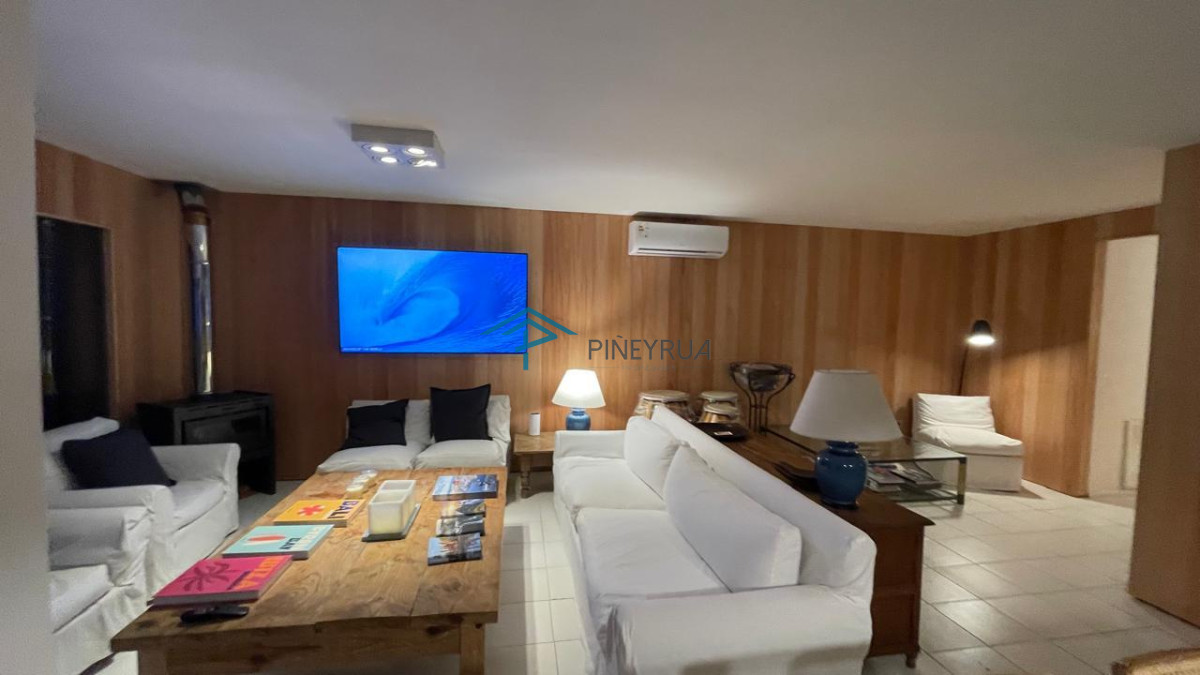 APARTAMENTO EN VENTA EN MANANTIALES, PRIMERA LINEA 3 DORMITORIOS