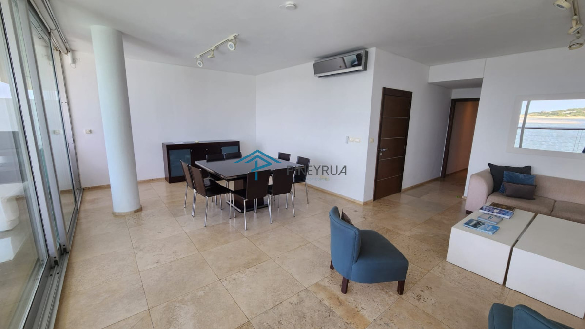 La Barra, Apartamento de 3 dormitorios en Venta, con vista a la desembocadura.