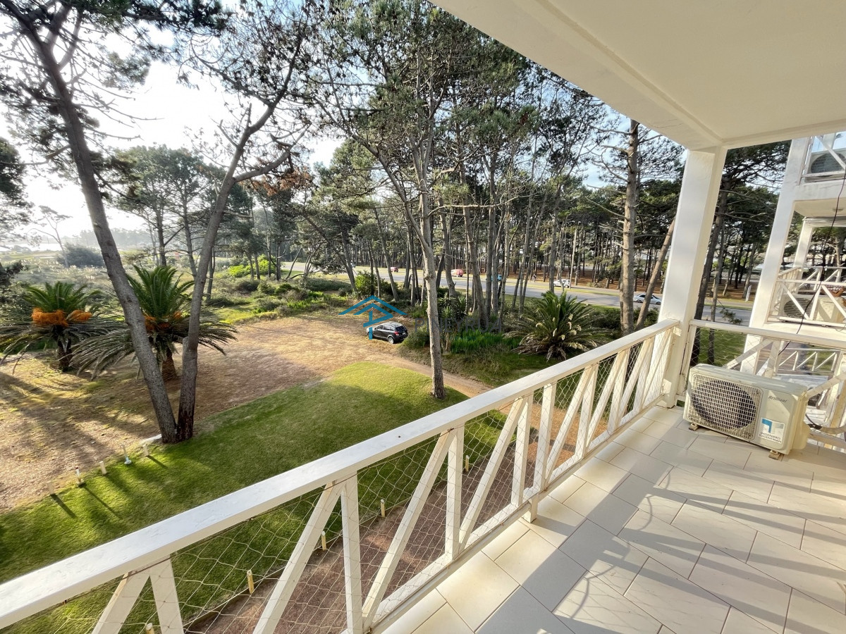Apartamento ID.169 - APARTAMENTO EN VENTA SOBRE LA BRAVA, EDIFICIO PINARES DE LA BARRA 