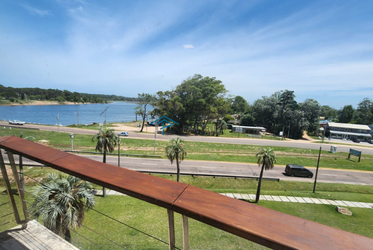 La Barra, Apartamento de 3 dormitorios en Venta, con vista a la desembocadura.