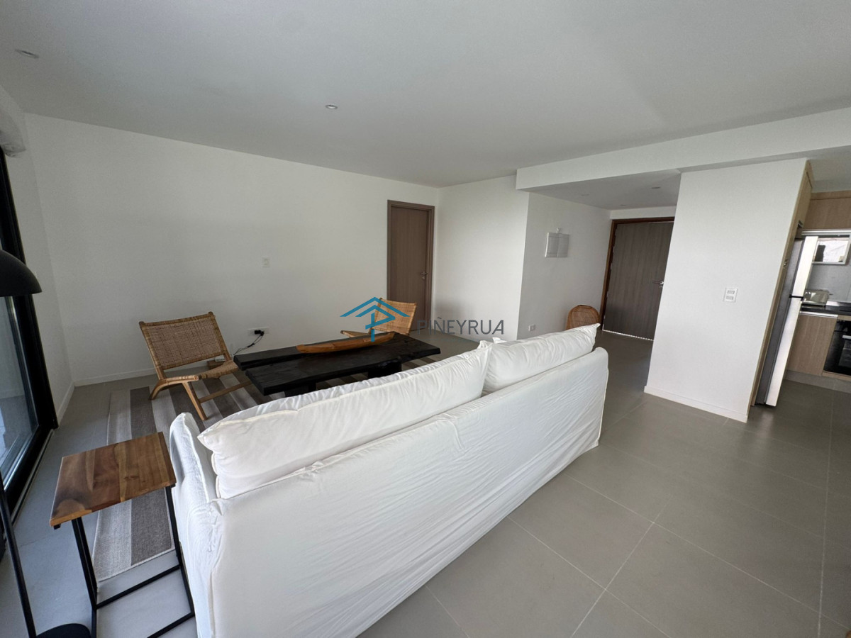 Venta apartamento tipo casa de 3 dormitorios con jardín en Bosque Suspiros - La Barra