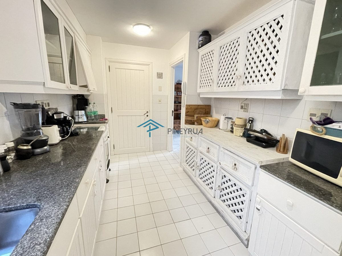 Apartamento ID.168 - APARTAMENTO EN VENTA EN EDIFICIO PINARES DE LA BARRA 3 DORMITORIOS