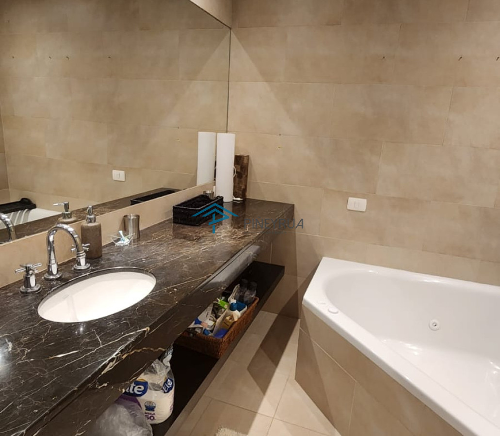 La Barra, Apartamento de 3 dormitorios en Venta, con vista a la desembocadura.