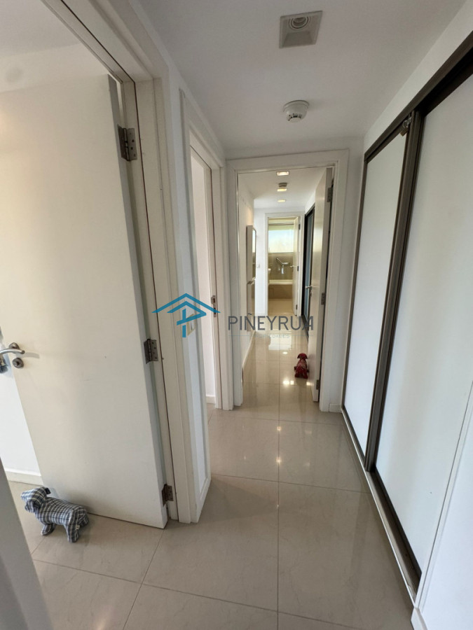 Apartamento en Venta en Brava, primera línea. 3 suites, dep. servicio. Full amenities