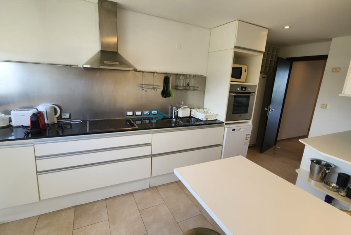 La Barra, Apartamento de 3 dormitorios en Venta, con vista a la desembocadura.