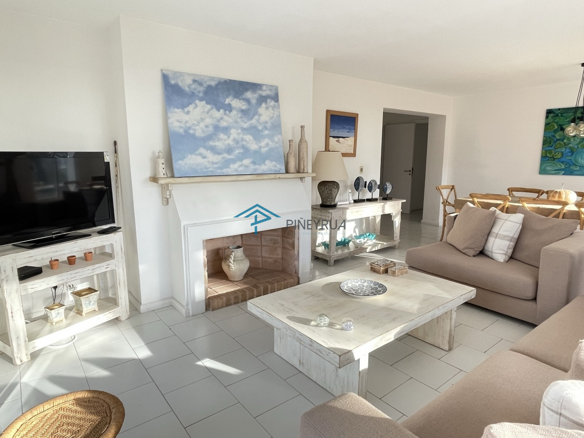 Apartamento ID.169 - APARTAMENTO EN VENTA SOBRE LA BRAVA, EDIFICIO PINARES DE LA BARRA 