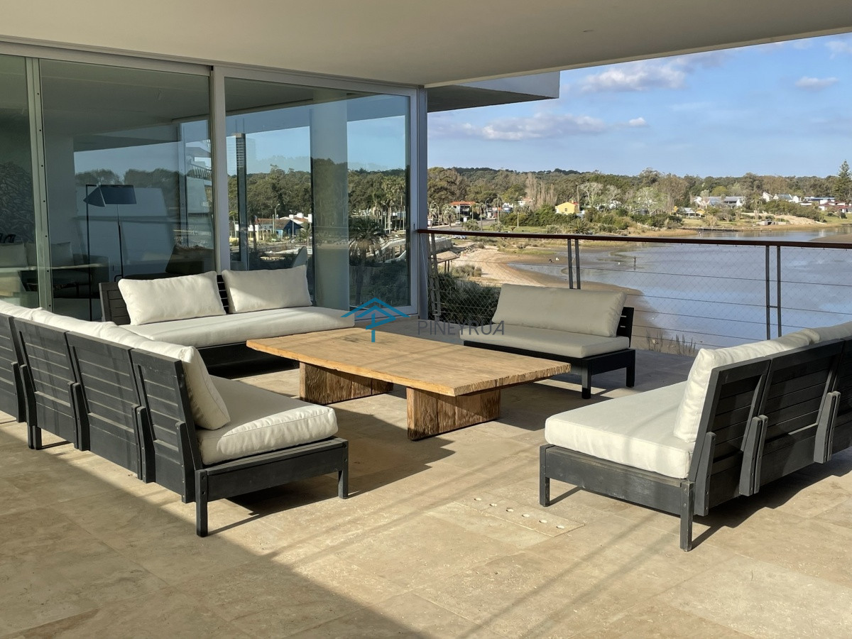 Apartamento ID.76 - APARTAMENTO EN VENTA EN EDIFICIO DELAMAR EXCELENTES VISTAS 4 DORMITORIOS