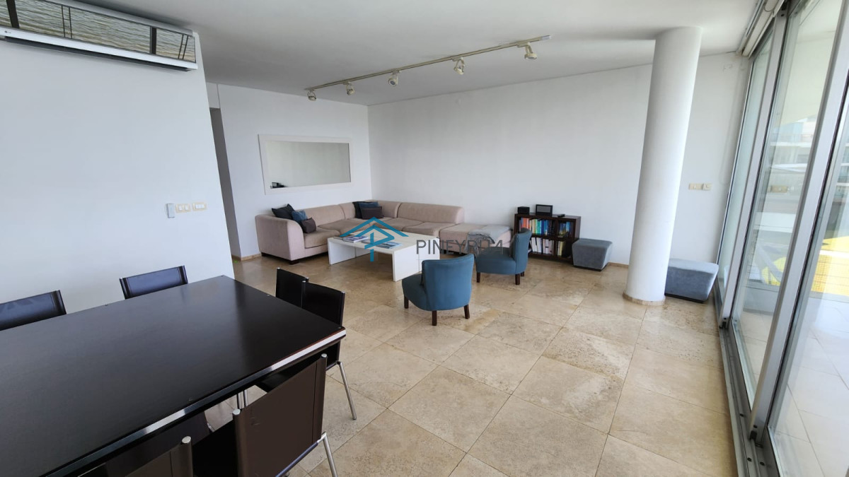 La Barra, Apartamento de 3 dormitorios en Venta, con vista a la desembocadura.
