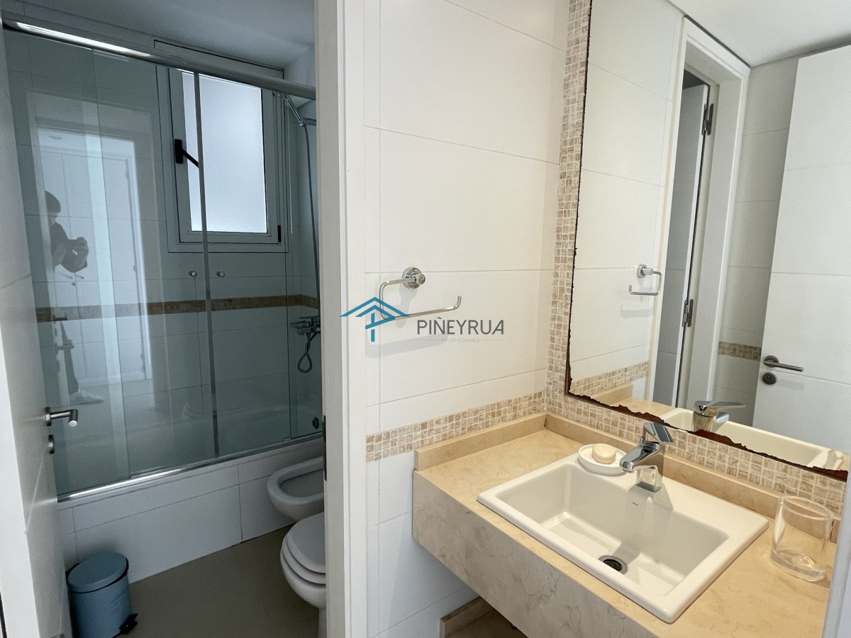 APARTAMENTO EN ALQUILER EN EDIFICIO BAHIA DE MONTOYA 3 DORMITORIOS