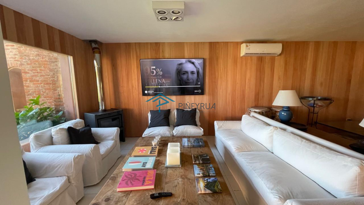 APARTAMENTO EN VENTA EN MANANTIALES, PRIMERA LINEA 3 DORMITORIOS