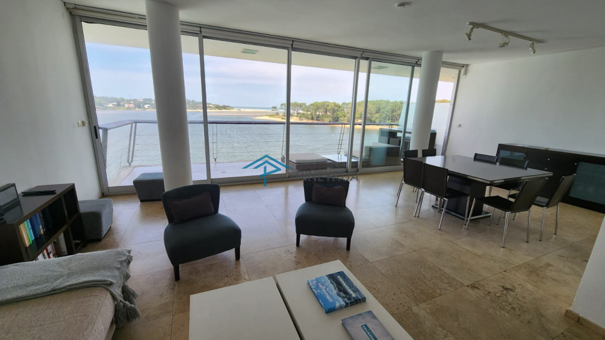 La Barra, Apartamento de 3 dormitorios en Venta, con vista a la desembocadura.