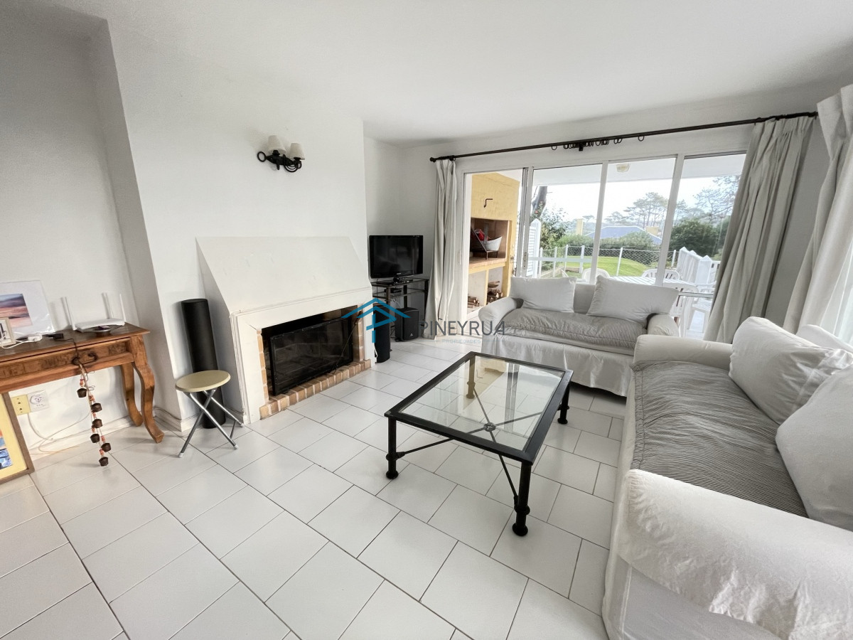 Apartamento ID.168 - APARTAMENTO EN VENTA EN EDIFICIO PINARES DE LA BARRA 3 DORMITORIOS