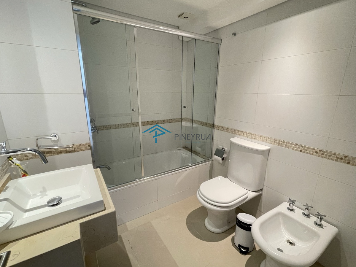 APARTAMENTO EN ALQUILER EN EDIFICIO BAHIA DE MONTOYA 3 DORMITORIOS