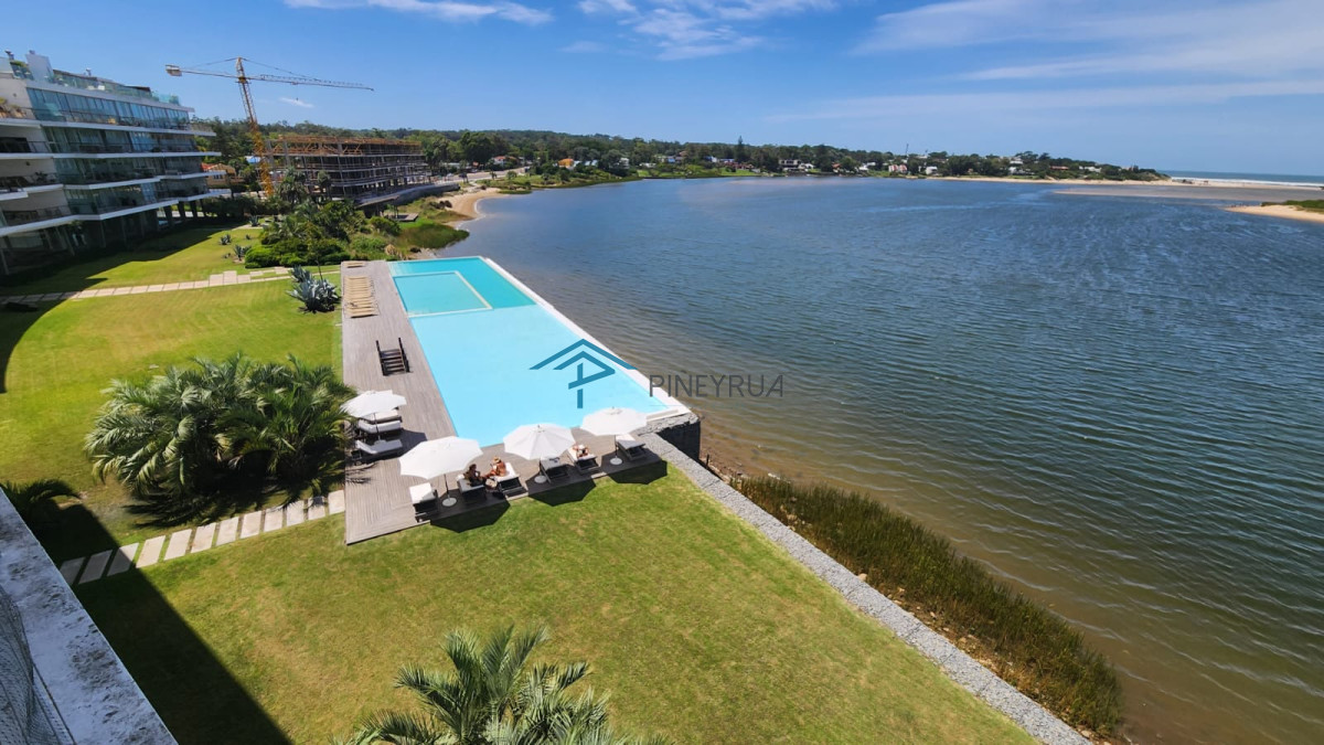 La Barra, Apartamento de 3 dormitorios en Venta, con vista a la desembocadura.