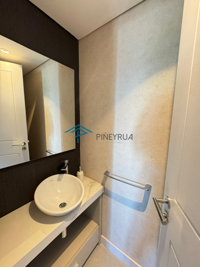 Manantiales, primera línea, 2 suites, terraza al frente con vista al mar.