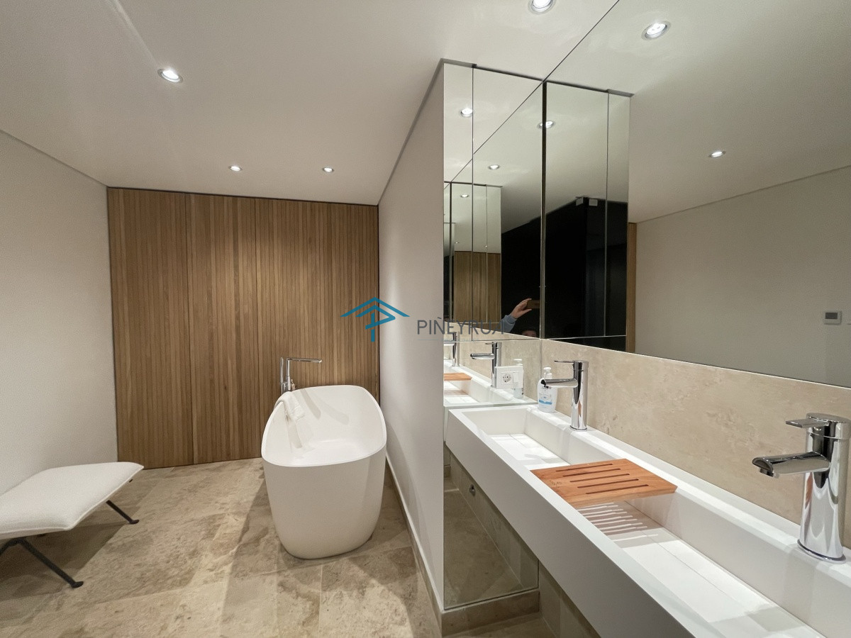 Apartamento ID.76 - APARTAMENTO EN VENTA EN EDIFICIO DELAMAR EXCELENTES VISTAS 4 DORMITORIOS