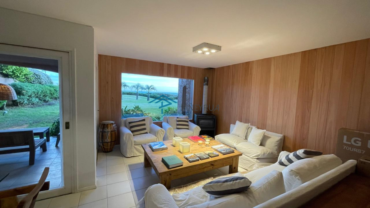 Apartamento ID.195 - APARTAMENTO EN VENTA EN MANANTIALES, PRIMERA LINEA 3 DORMITORIOS