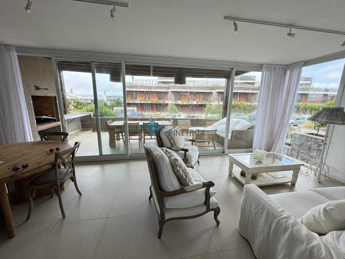 APARTAMENTO EN ALQUILER EN EDIFICIO BAHIA DE MONTOYA 3 DORMITORIOS