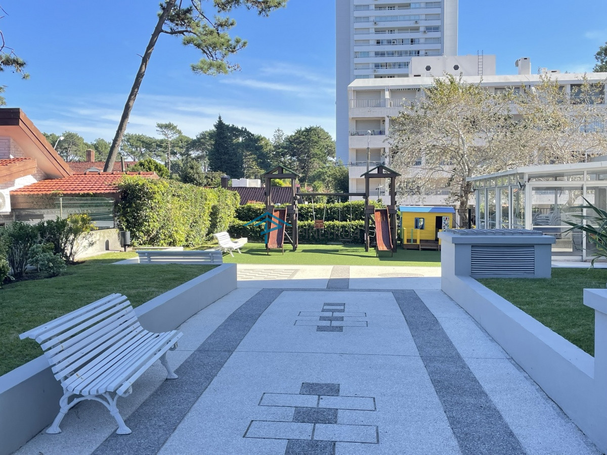 EDIFICIO TORRE IBIZA EN PUNTA DEL ESTE APTO. 604