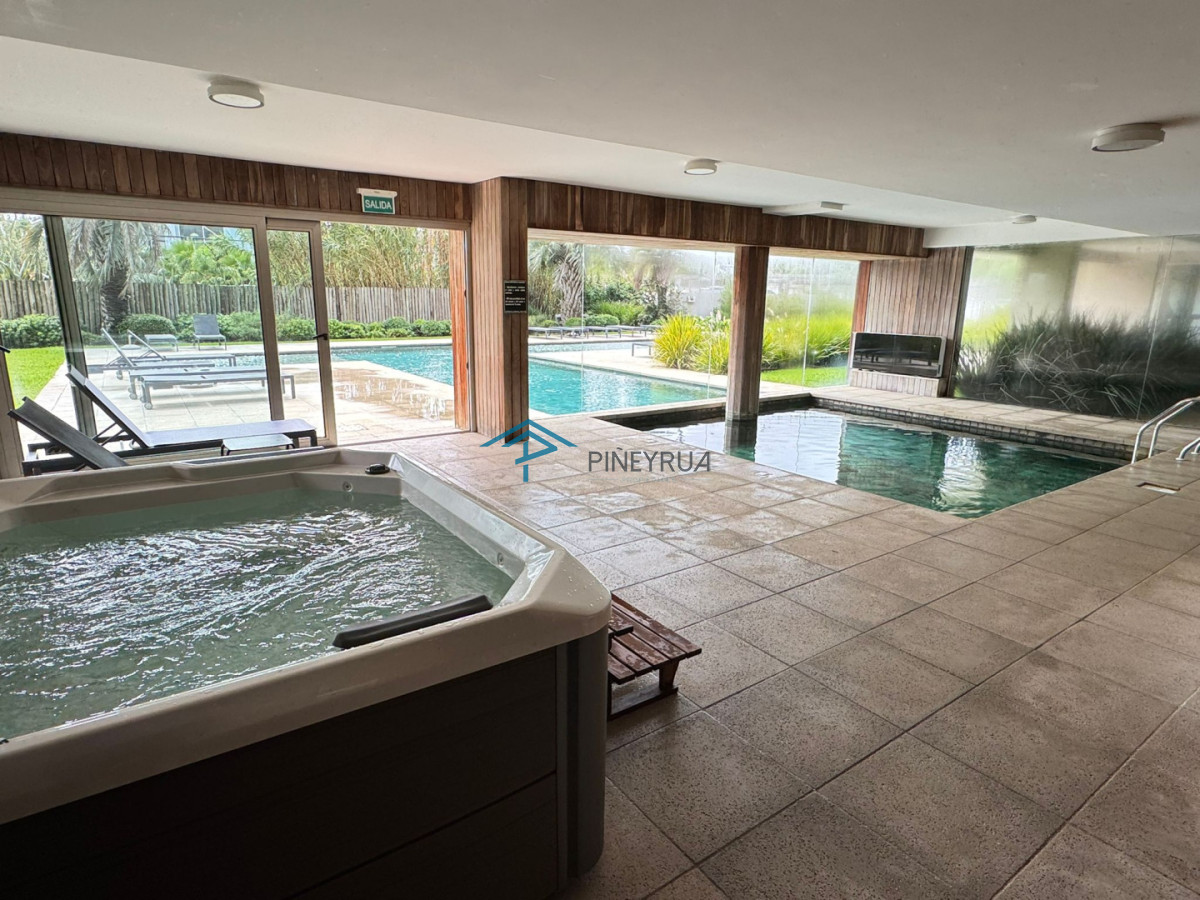 Manantiales, primera línea, 2 suites, terraza al frente con vista al mar.