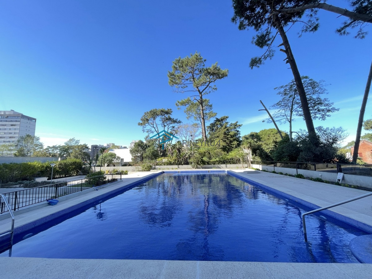 EDIFICIO TORRE IBIZA EN PUNTA DEL ESTE APTO. 604