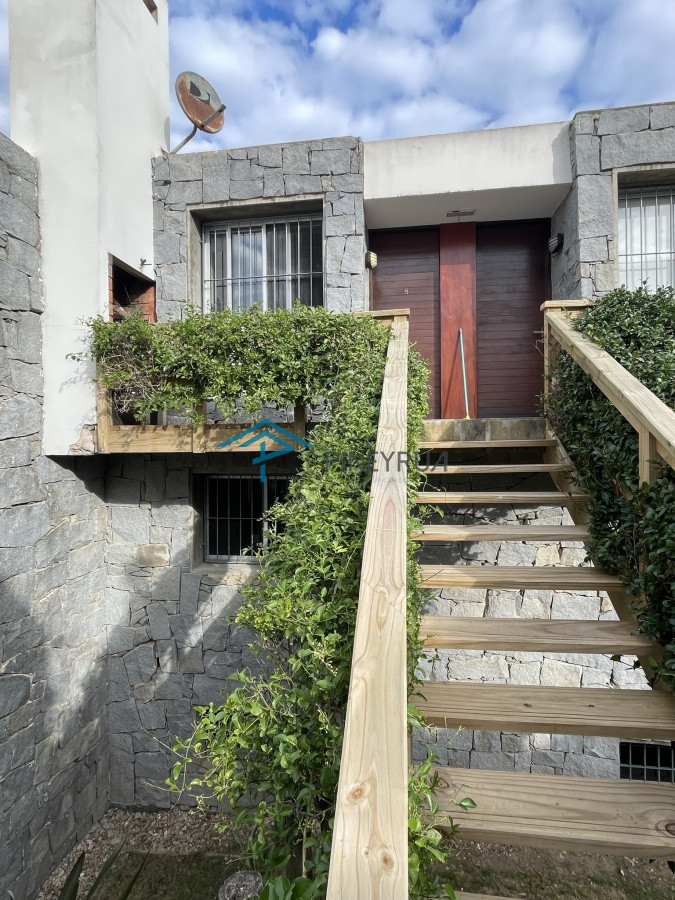 Apartamento ID.107 - EN VENTA TRIPLEX EN MONTOYA CON VISTA AL MAR 3 DORMITORIOS