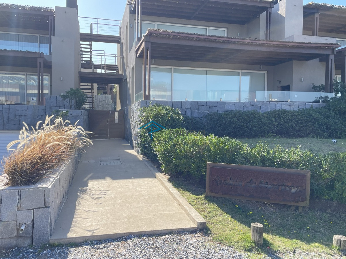 APARTAMENTO EN ALQUILER EN EDIFICIO BAHIA DE MONTOYA 3 DORMITORIOS
