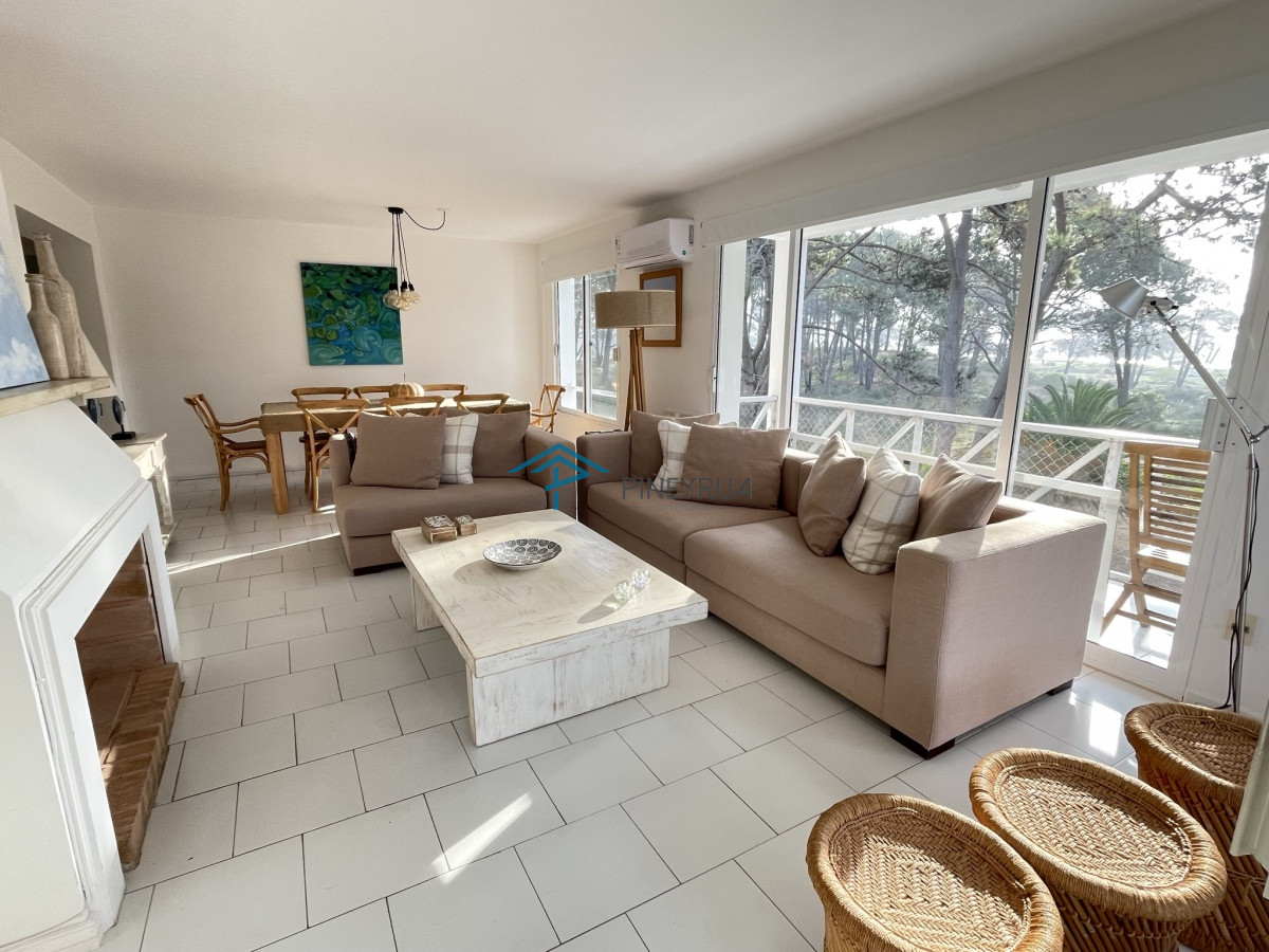 Apartamento ID.169 - APARTAMENTO EN VENTA SOBRE LA BRAVA, EDIFICIO PINARES DE LA BARRA 