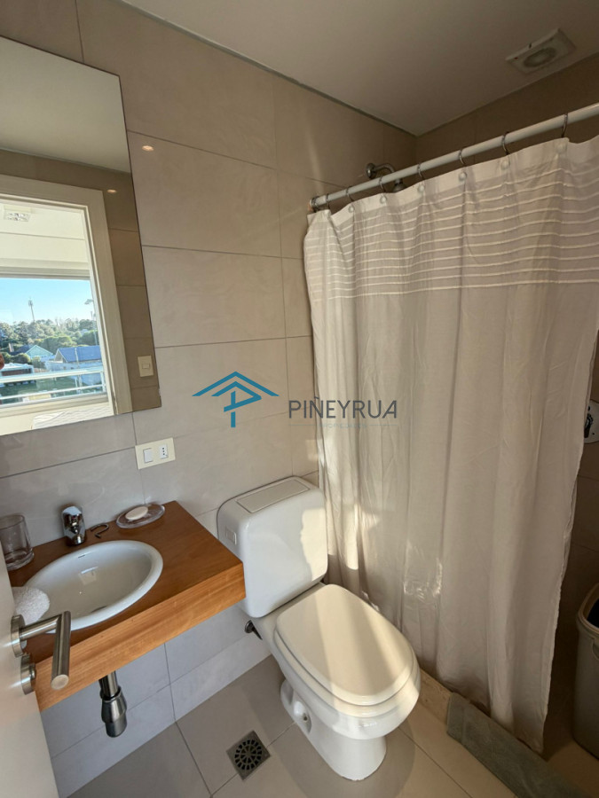 Apartamento en Venta en Brava, frente al mar, parrillero propio, 3 suites, 200 m2.